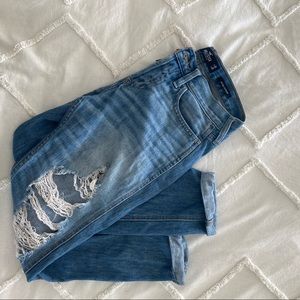 Hollister low rise boyfriend jean